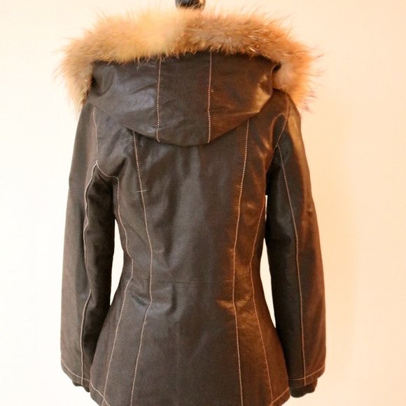 Leather Jacket with fur hood - Picture 10 of 15
